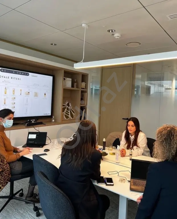 Ofis meneceri axtarışındayıq