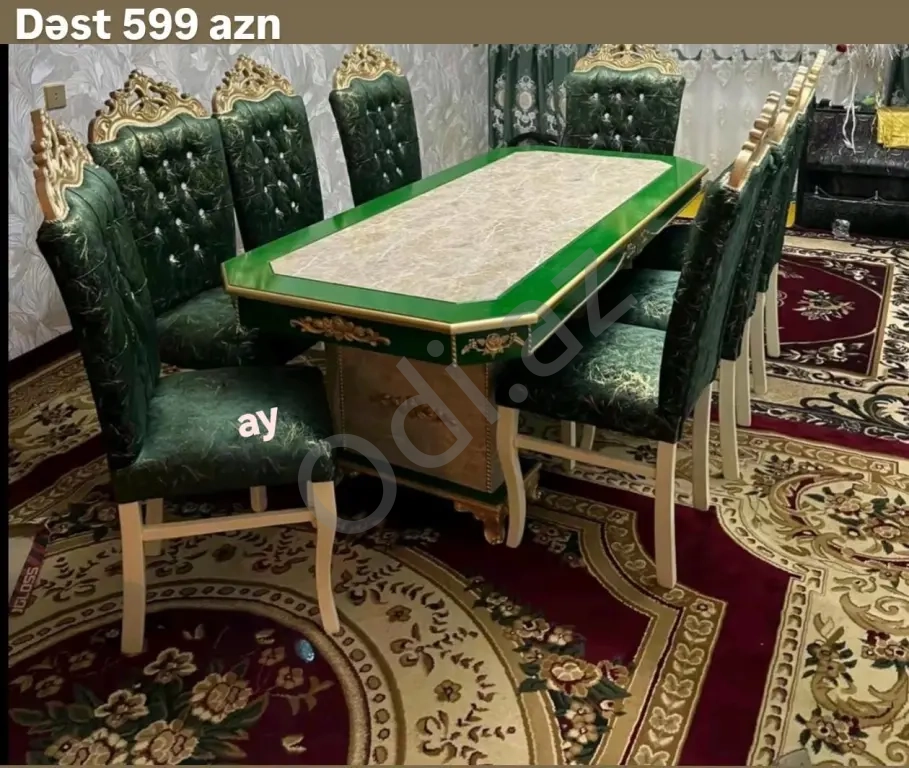 Masa ve oturacaqlar sifarişle hazırlanır