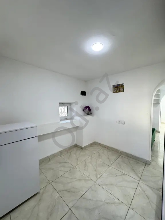 Gozellik salonu esyali lazer aparatida var