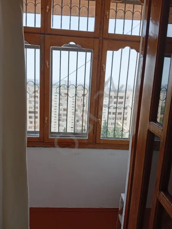 Yeni günəşli massiv V də 2otaqli mənzil təcili satılır