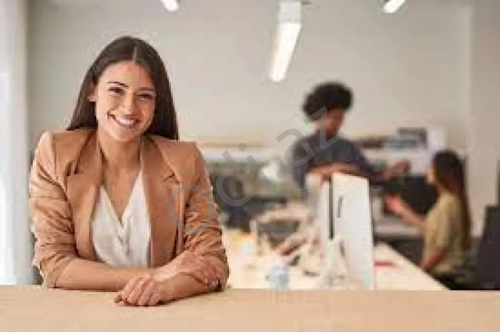 Menecer tələb olunur