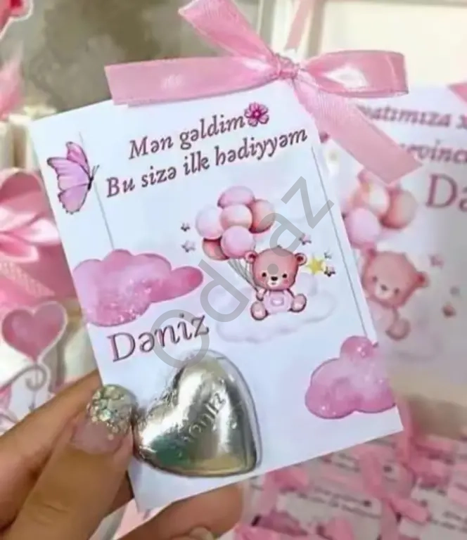 Ad gunu pankartlari