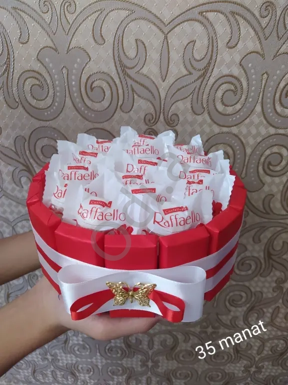 Hediyyelik sokolad sebetleri