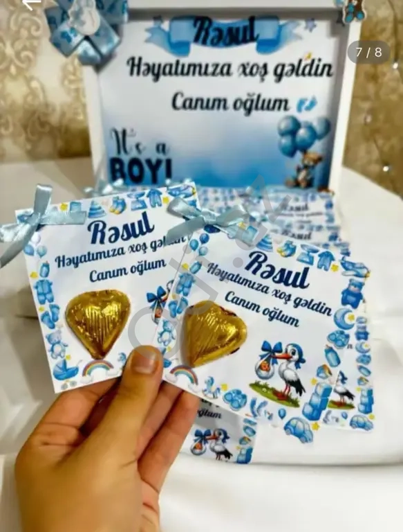 Ad gunu pankartlari