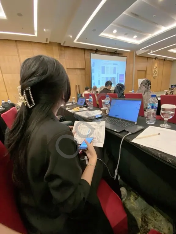 Ofisimizə aktif menecer tələb olunur