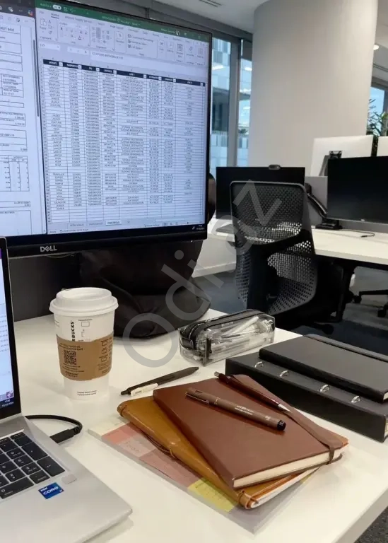 Satış meneceri tələb olunur