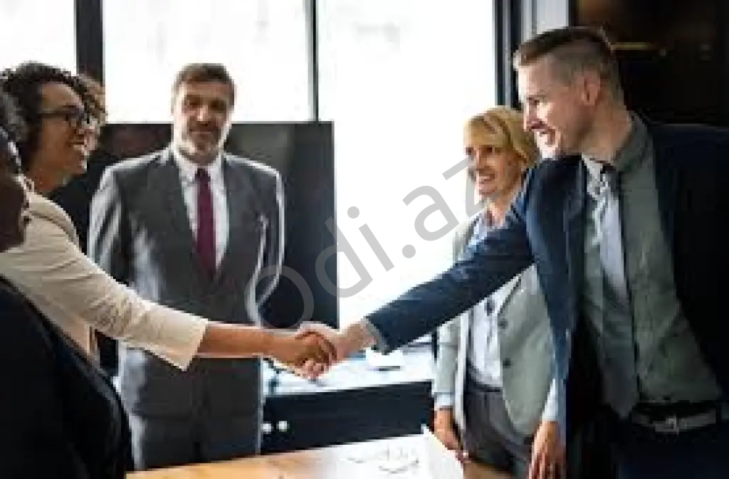 Tələbələr part time iş imkanı