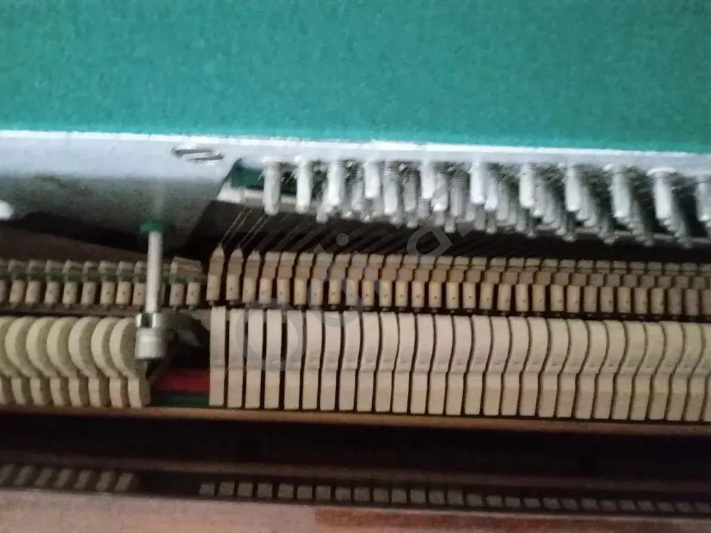 Piano yaxşı vəziyyətdə satılır