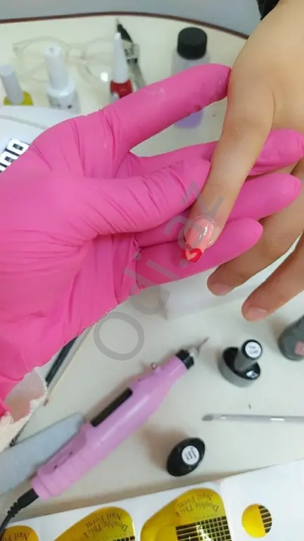 Dirnaq Ustası Axtarılır