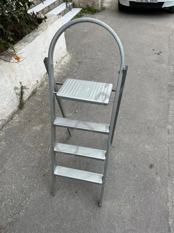 Nərdivan ölcüsü hündürlük 180 sm Nərdivan ölcüsü hündürlük 180 sm