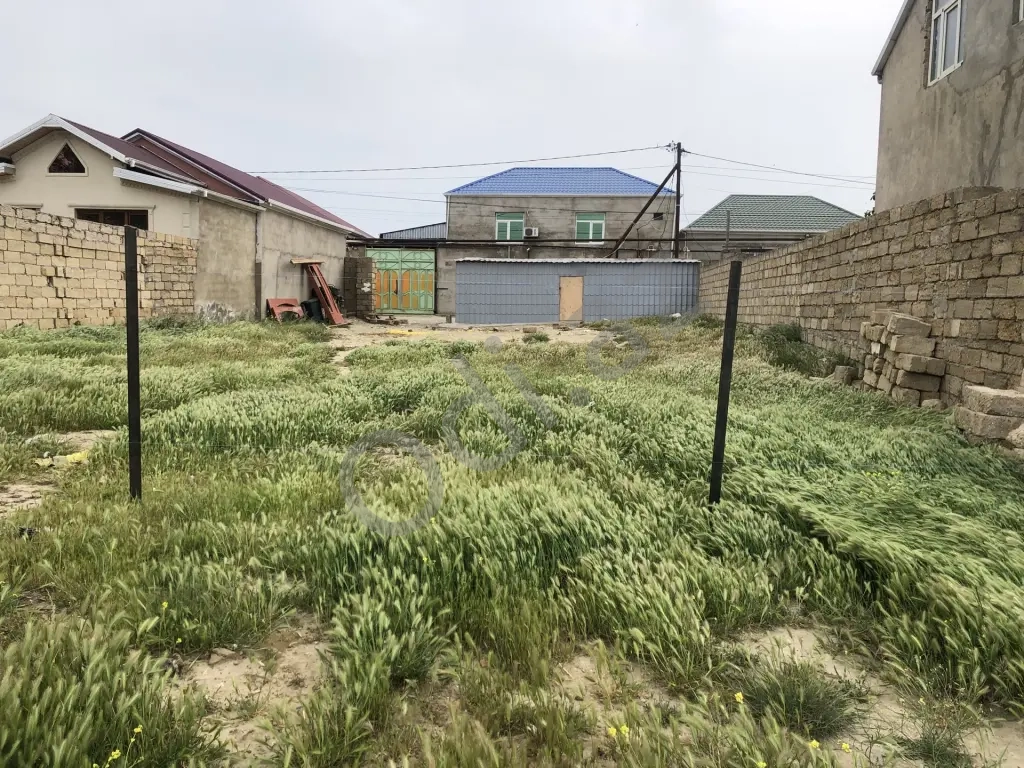 Kürdəxanıda, yeni yaşayış massivi, Nur şadlıq evi ilə üz-üzə küçədə, (Tofiq Hüseynov küçəsi)