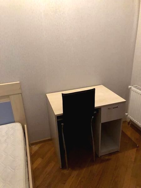 Yeni yasamalda Yeni tikili binada 1 nəfər işləyən xanım otaq yoldaşı axtarılır ev 3 otaqdır 