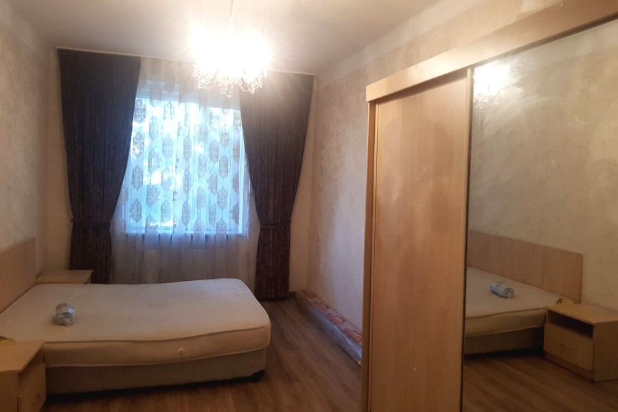 Kirayə veriləcək 4 otaqlı binada yaşamaq üçün, ailələrə və ya tələbə qızlara xüsusi təklif