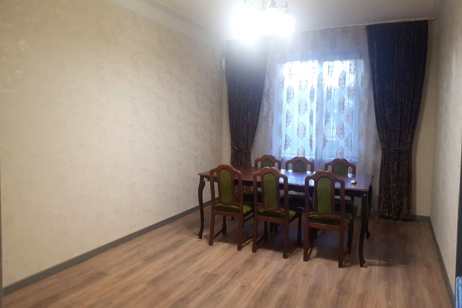 Kirayə veriləcək 4 otaqlı binada yaşamaq üçün, ailələrə və ya tələbə qızlara xüsusi təklif