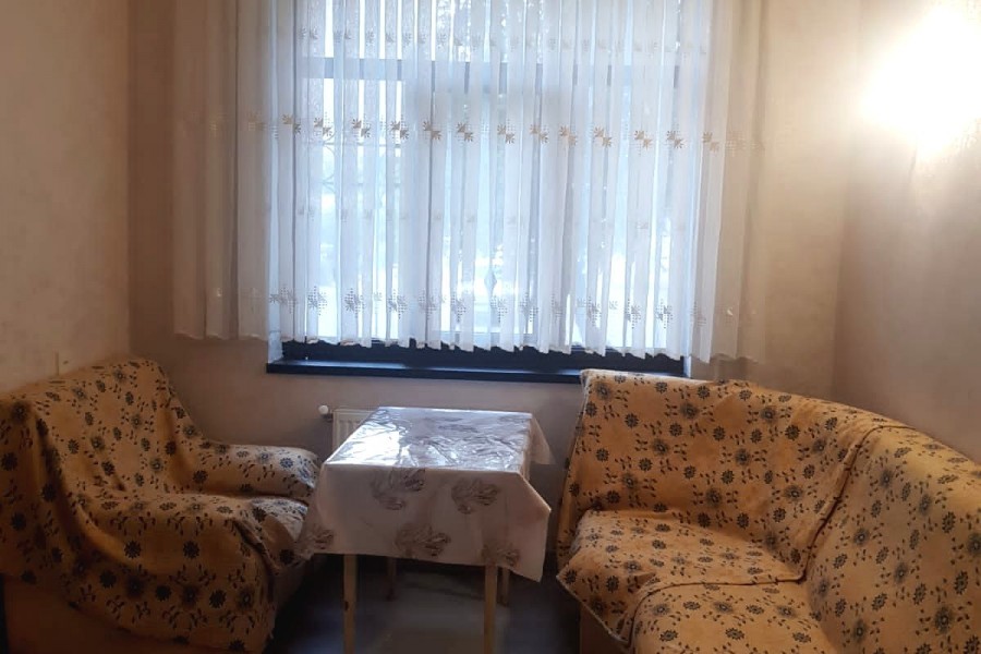 Kirayə veriləcək 4 otaqlı binada yaşamaq üçün, ailələrə və ya tələbə qızlara xüsusi təklif