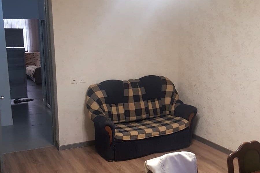 Kirayə veriləcək 4 otaqlı binada yaşamaq üçün, ailələrə və ya tələbə qızlara xüsusi təklif