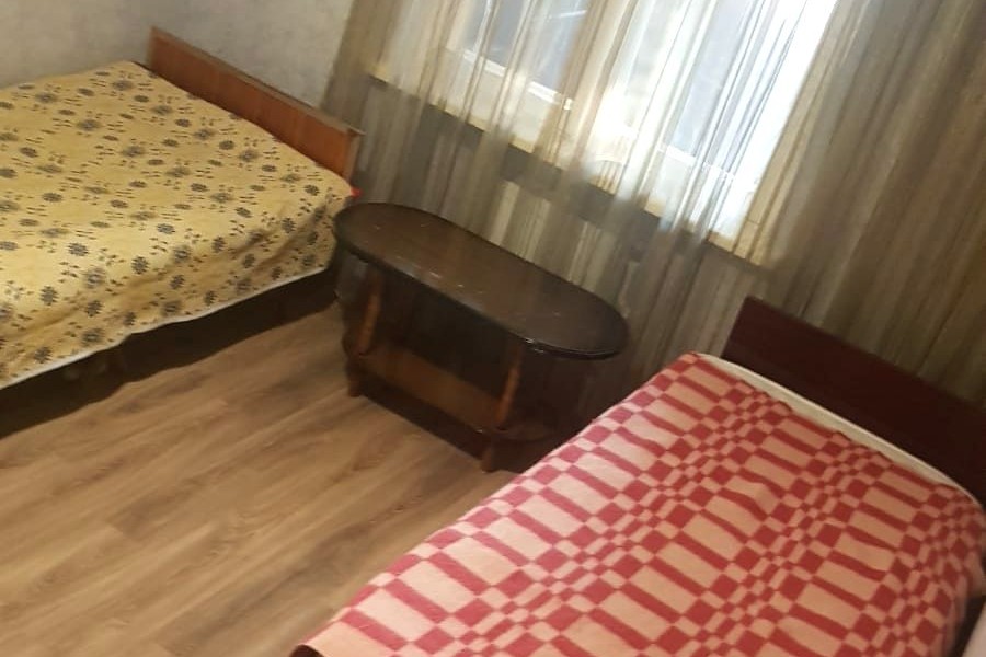 Kirayə veriləcək 4 otaqlı binada yaşamaq üçün, ailələrə və ya tələbə qızlara xüsusi təklif
