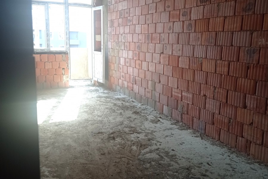 Sumqayıt Saray korpusunun yanında Sumqayıt girişində yeni tikili Menzil satılır 