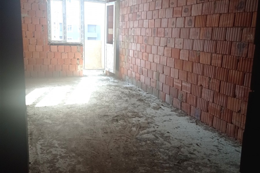 Sumqayıt Saray korpusunun yanında Sumqayıt girişində yeni tikili Menzil satılır 