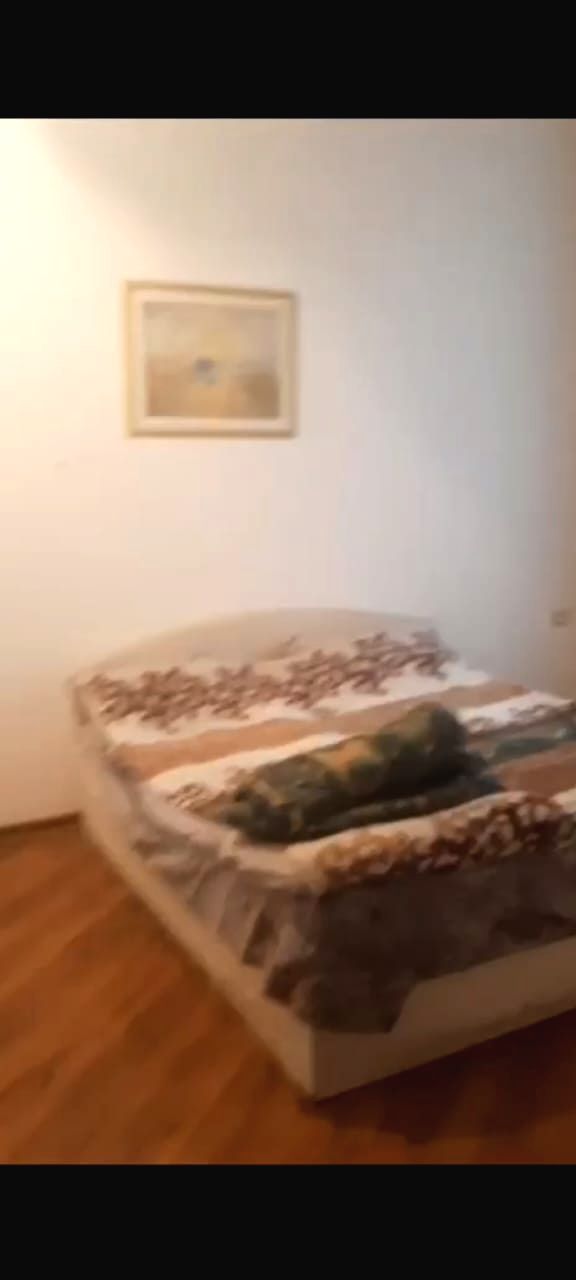 Şəhərin mərkəzində 2 otağlı ev  kirayə verilir