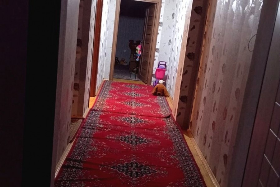 Tecili ev satilir cox ucuz qiymete bucur ev 