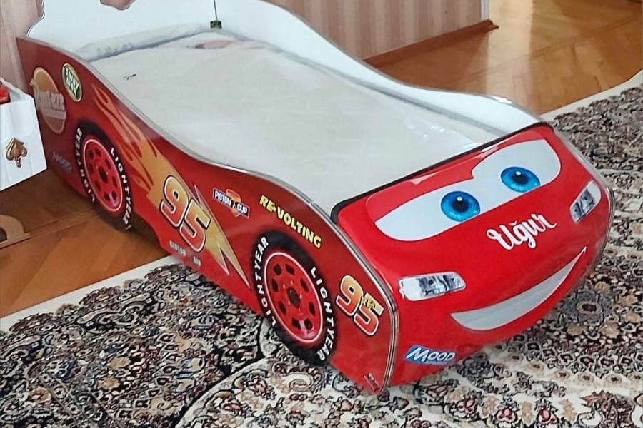 Uşaq çarpayısı maşın
