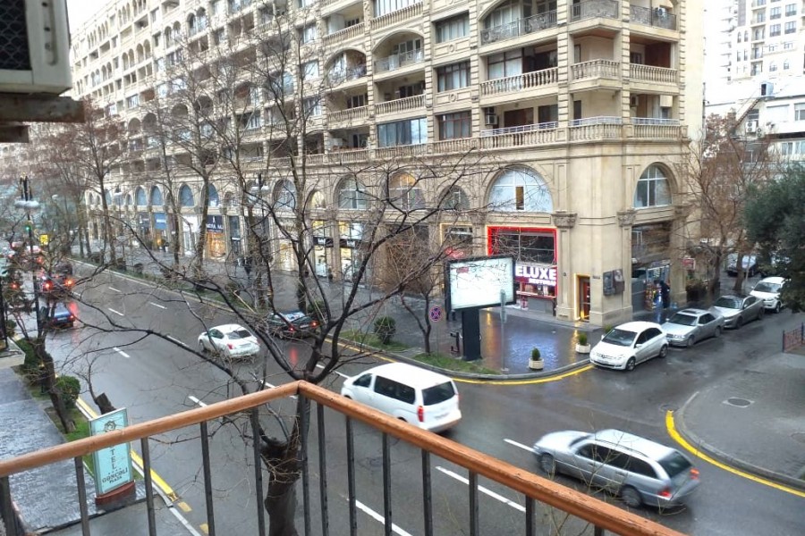 Bakida merkezde 2 otaqli Gundelik Kiraye ev/ 28 may.