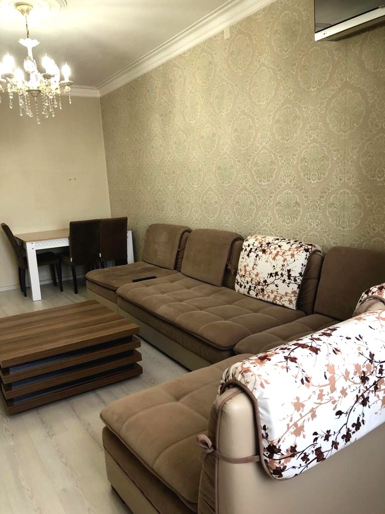Merkezde 2 otaqli ev kiraye verilir