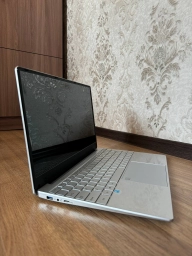 Notebook satilir
