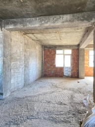 Ayna Sultanova heykəlinin arxasında, 183.2m2 yeni tikili