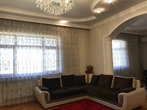 3 mərtəbəli villa