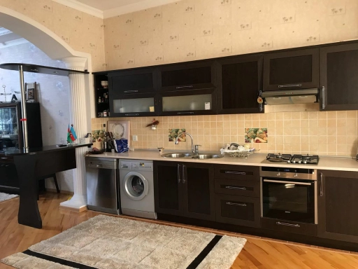 3 mərtəbəli villa