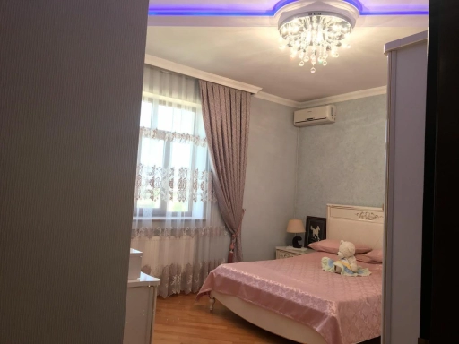 3 mərtəbəli villa
