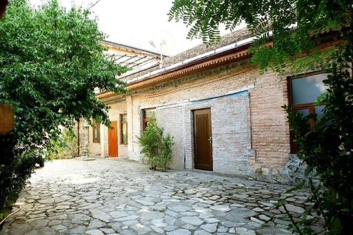 Şəkidə qoruq ərazisində günlük və aylıq kirayə villa verilir.