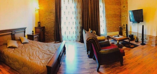 Şəkidə qoruq ərazisində günlük və aylıq kirayə villa verilir.