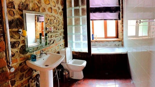 Şəkidə qoruq ərazisində günlük və aylıq kirayə villa verilir.