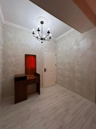 Qurtuluşda kupçalı əşyalı mənzil