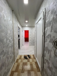 Qurtuluşda kupçalı əşyalı mənzil