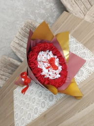 8 mart hediyyeleri