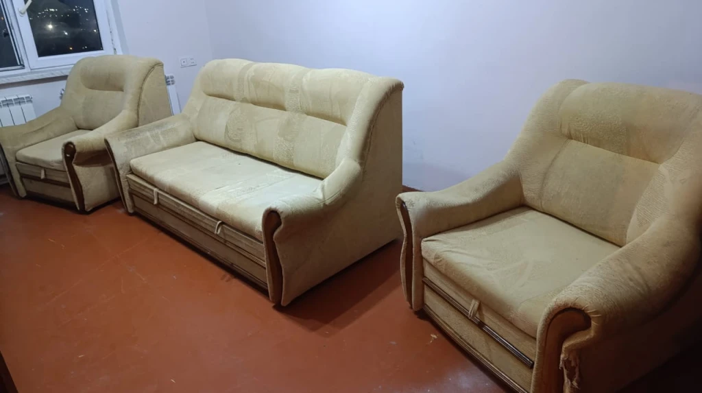 Açılan divan 2 kreslo