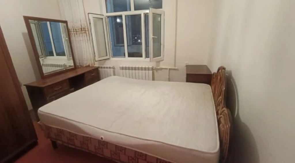 2 nəfərlik çarpayı taxt kravat