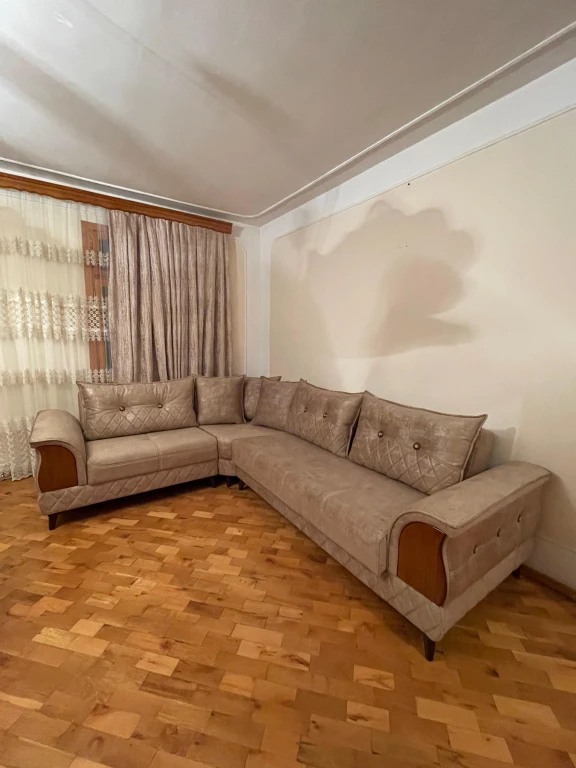 Kunc divanlar ilk odenissiz