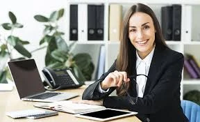 GƏNCLƏRƏ OFİS DAXİLİ İŞLƏR TƏKLİF EDİRİ