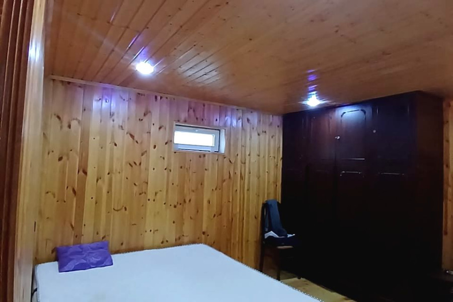 Baş Ələt qəsəbəsində təcili ev satılır 