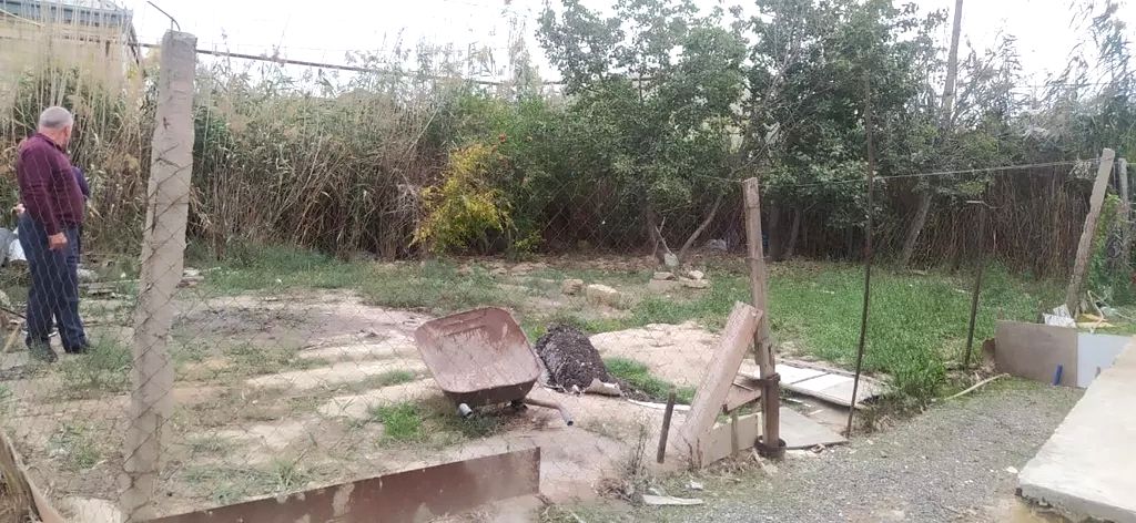 Torpaq sahəsidir 