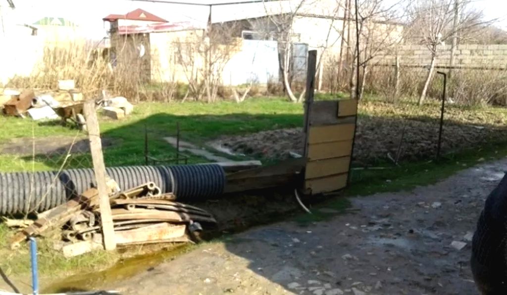 Torpaq sahəsidir 